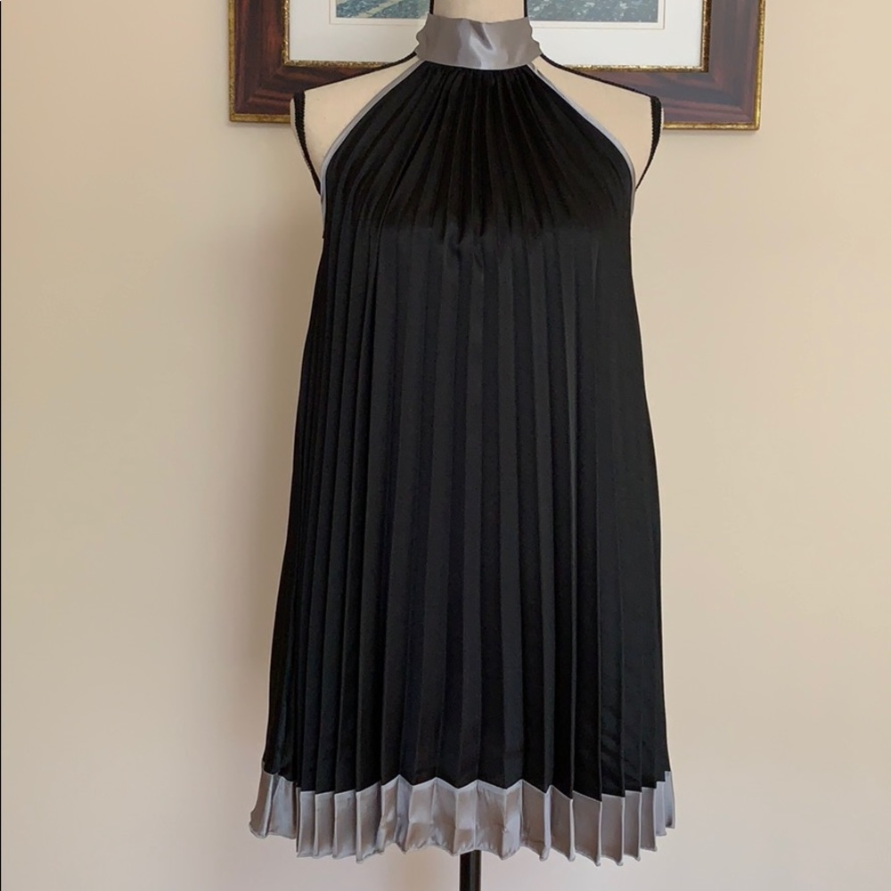 NWT Accordion Halter Party Dress w/ Tie Neck Small